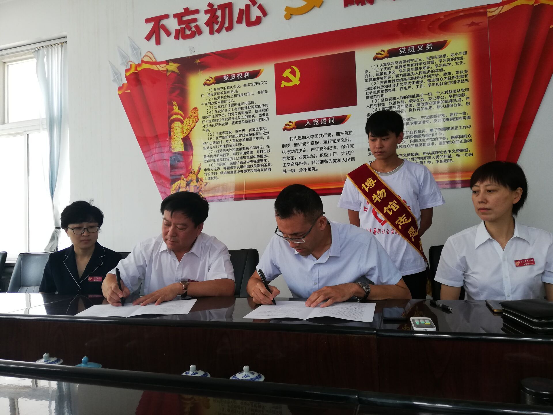 Cache_-5dd6c37eb4daf39b..jpg Cache_-5dd6c37eb4daf39b..jpg